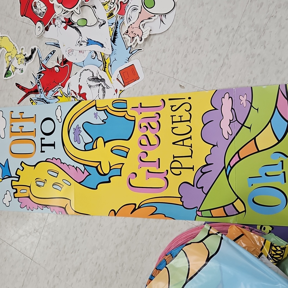 Dr. Seuss Classroom Decor Set - Picture 5 of 6